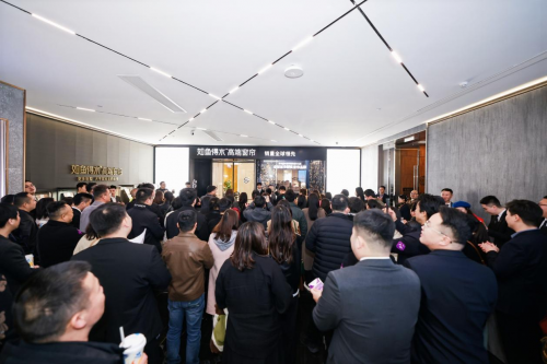 市场正热如鱼得水强势领先助力加盟商稳定盈利j9九游会俱乐部登录入口布艺窗帘品牌加盟(图1)